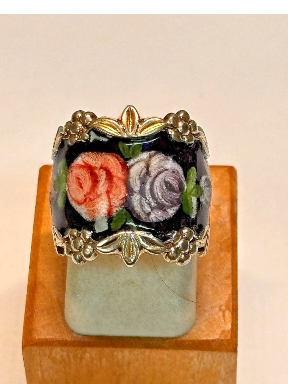 Vintage-Style Black Floral Enamel Ring with Gold Accents - Pink & Lavender Roses